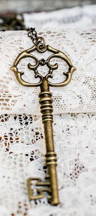 Gold skeleton key discount necklace